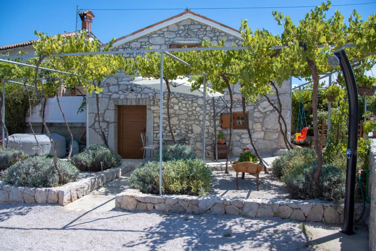 Traditional Stone House St.Anton Malinska Bagian luar foto